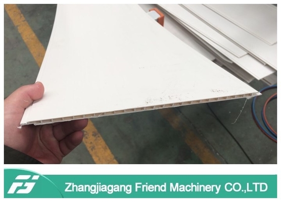 250mmの幅ポリ塩化ビニールの天井の生産ライン、機械を作るポリ塩化ビニールの天井板