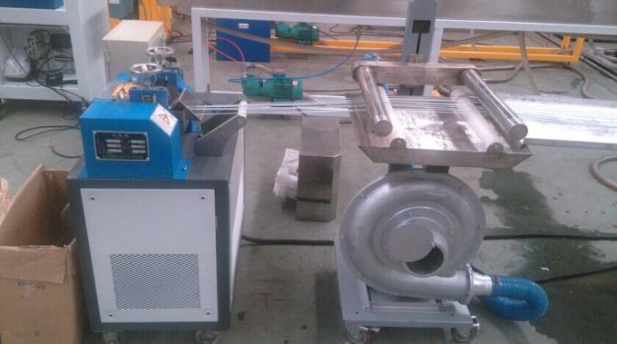 1000kg/H PPのフィルムのスクラップのHdpeのペレタイジングを施す機械3mm直径 2