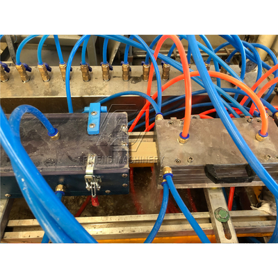 Good price ポリ塩化ビニールの窓およびドアは機械/プラスチック突き出る機械の作成の側面図を描きます オンライン