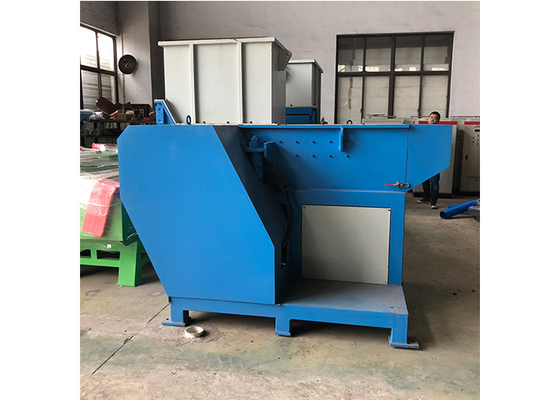 Good price 800kg/H WPCのプラスチック リサイクルのシュレッダー機械 オンライン