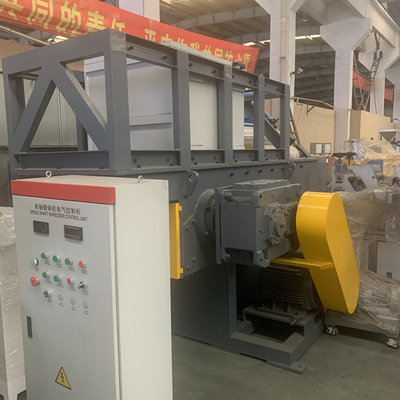 Good price 2000kg/H倍シャフトのシュレッダーのプラスチック リサイクルの粉砕機PLC制御 オンライン