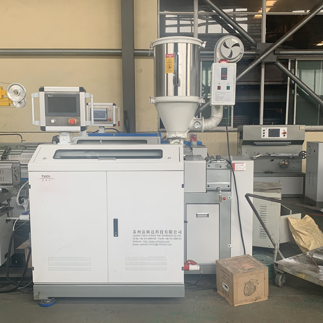 機械にポリ塩化ビニールの管のための電気突き出る生産機械をするプラスチック管 2