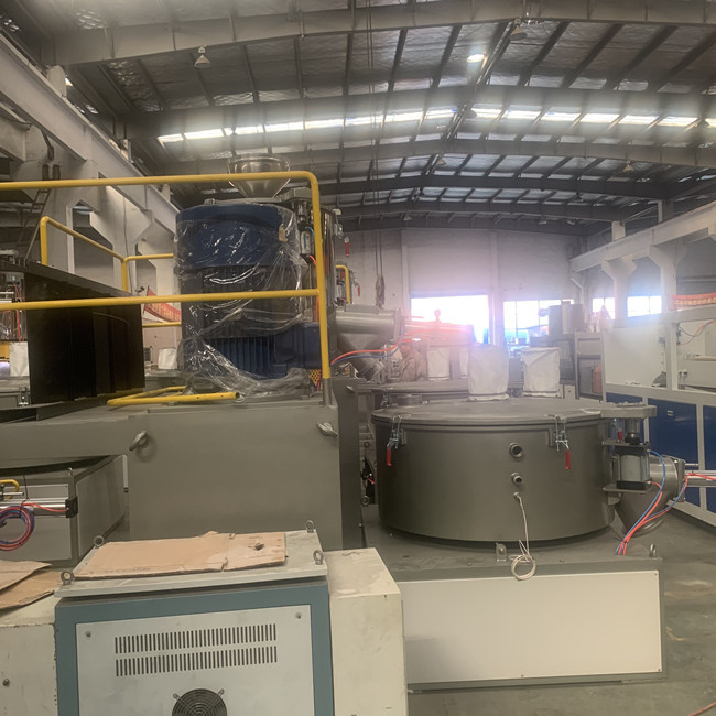 密集した構造900kg/Hのプラスチック ミキサー機械PLC制御 1
