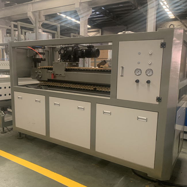 装飾のための1220mm 250kg/H WPC板生産ライン 5