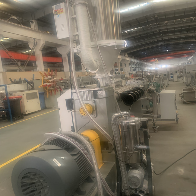 単一ねじPLAのHDPEの配水管の押出機100kg/H 4
