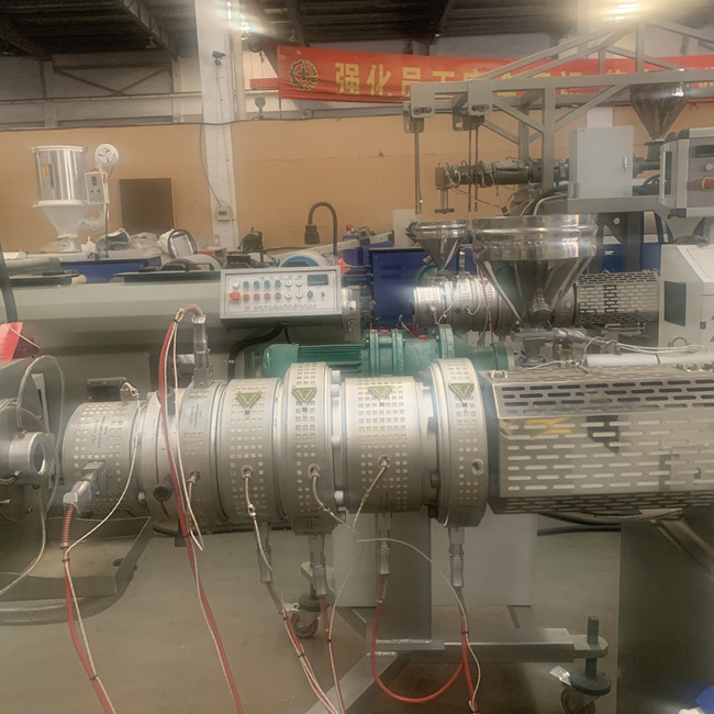 単一ねじPLAのHDPEの配水管の押出機100kg/H 0