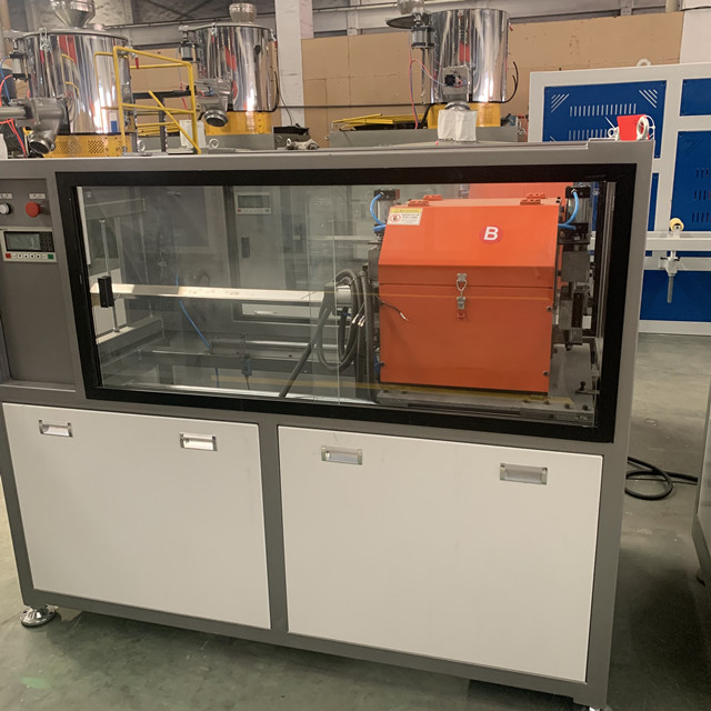 PLC 630mm PPRのポリエチレンの管の生産ラインは形成に掃除機をかける 5