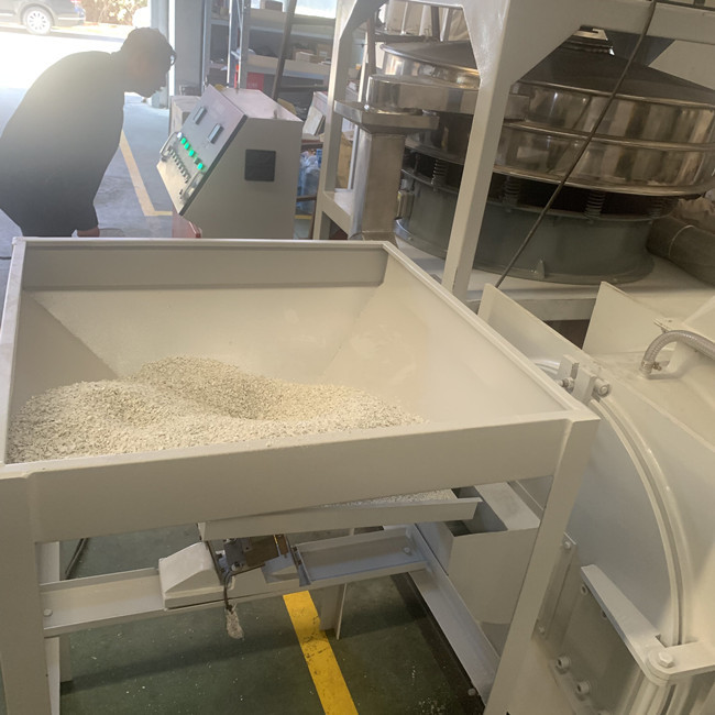 PPポリ塩化ビニールのPEの産業Pulverizer機械300kg/H高い効率 5