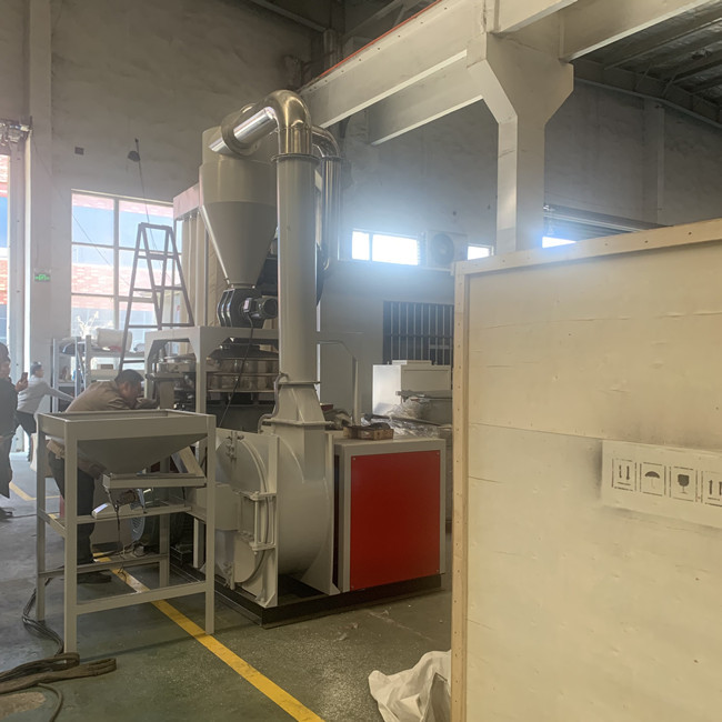 PPポリ塩化ビニールのPEの産業Pulverizer機械300kg/H高い効率 3
