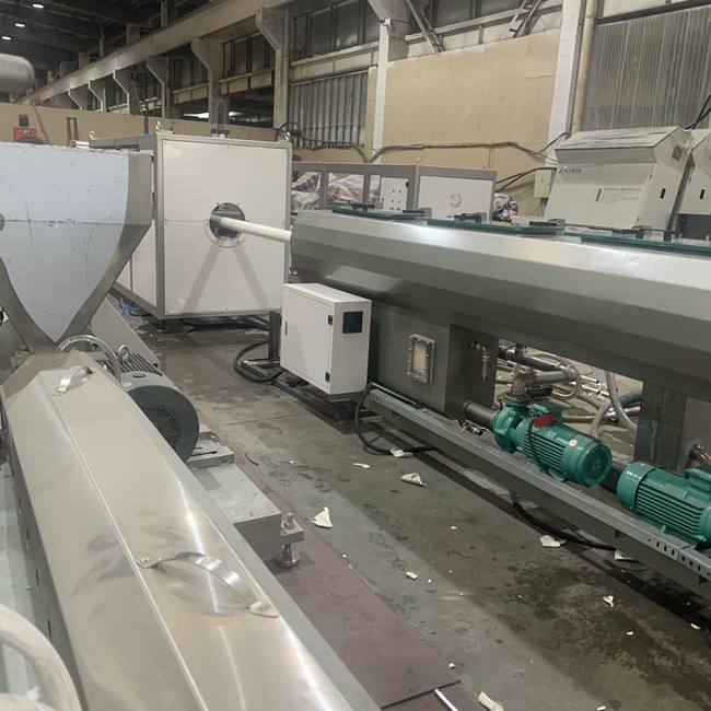 ポリ塩化ビニールは電気水プラスチック管機械6m/Minを粉にする 2